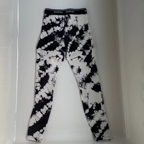 Wildfox High Waist Black And White Splatter Tie Dye 7/8 Leggings and Crop Top - Picture 6 of 10